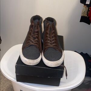 Gray and Brown Shoes with Comfortable Fit and Stylish Design